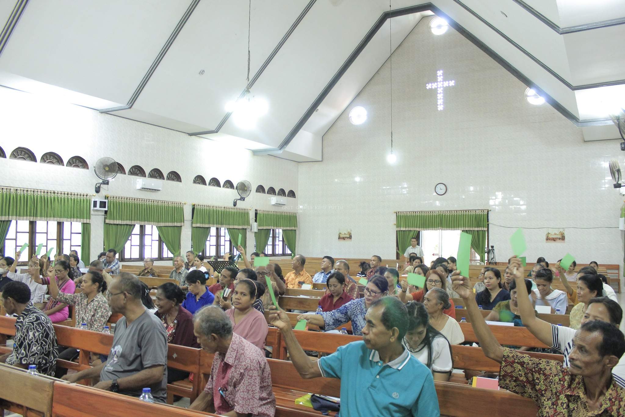 Persidangan Evaluasi Pelayanan 2024 dan Rancana Anggaran GMIT Gloria Kayu Putih 2025
